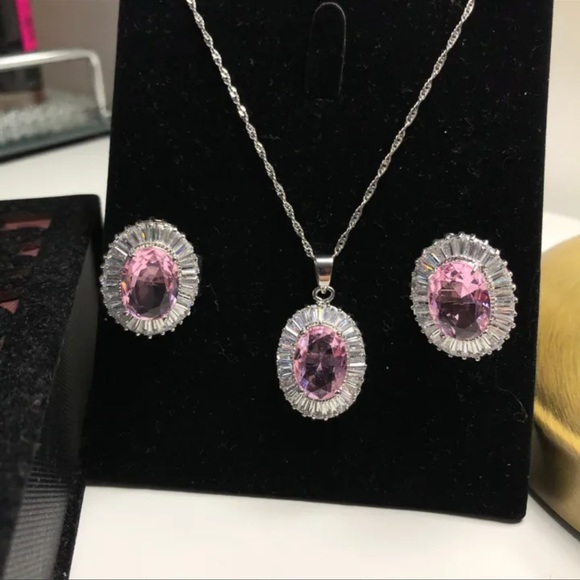 Elegant 18KGP Oval CZ Set NEW - Picture 2 of 8